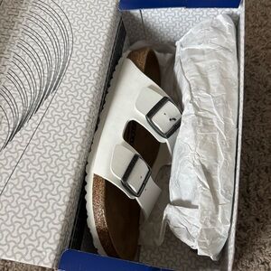 White Arizona Birkenstocks size W 9 M 7 NEW NEVER WORN W TAGS